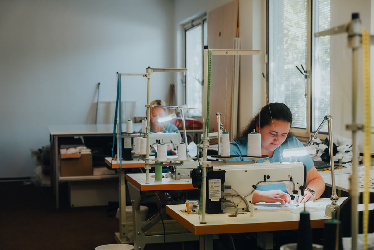 Fotografie - Ukrajinky ve firmě Bamboolik